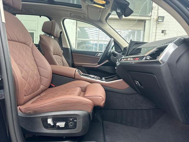 BMW X5 xDrive30d Grijs Kenteken ACC Panoramadak Trekhaak Head-Up Comfortstoelen Harman Kardon