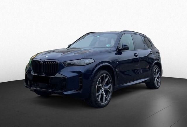 BMW X5 xDrive40i M-Sport 380 PK ACC Head-Up Panoramadak Trekhaak M Stoelen Harman Kardon