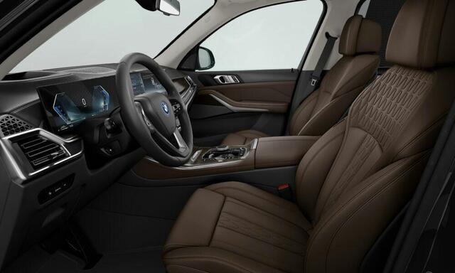 BMW X5 xDrive50e Trekhaak - Panoramadak - Parking/Driving Assistant - Active Protection - Soft Close - Ambiance verlichting - Comfort Access - Getinte/Geluiddempende Ruiten - Warmte Comfort Pack - Comfortstoelen -