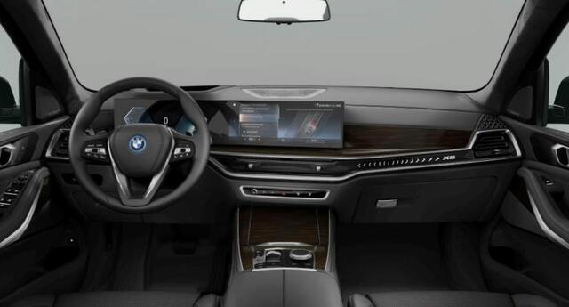 BMW X5 xDrive50e Trekhaak - Panoramadak - Parking/Driving Assistant Professional - Active Protection - Comfort Access - Soft close - Ambiance verlichting - Getinte/Geluiddempende Ruiten - Warmte Comfort Pack -