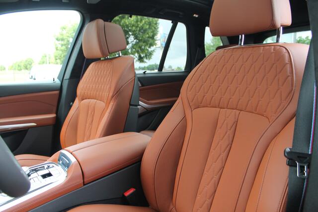 BMW X5 xDrive50e High Executive M Sport Automaat / Panoramadak Sky Lounge / Trekhaak / Massagefunctie / Bowers & Wilkins / Parking Assistant Professional / Soft-Close / Active Steering