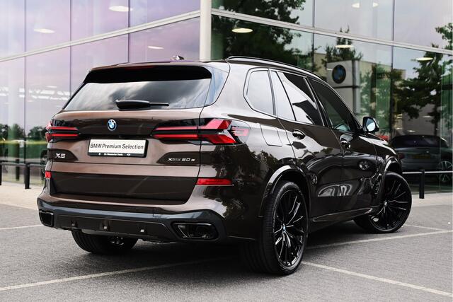 BMW X5 xDrive50e High Executive M Sport Automaat / Panoramadak Sky Lounge / Trekhaak / Massagefunctie / Bowers & Wilkins / Parking Assistant Professional / Soft-Close / Active Steering