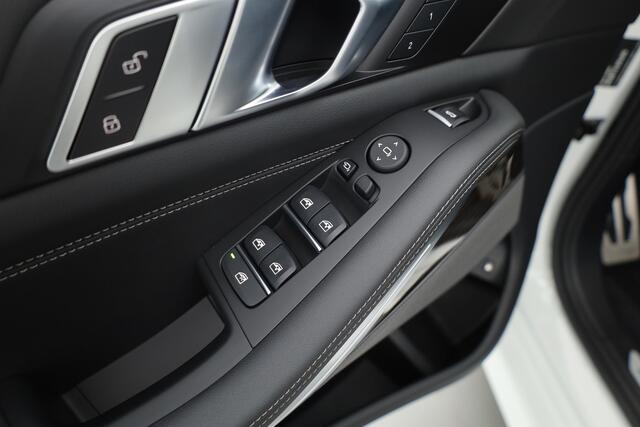 BMW X5 xDrive50e M Sport | HUD | Harman Kardon | 22'' | 360cam | Luchtvering | Iconic Glow | Shadow line