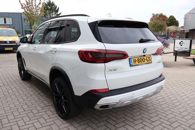 BMW X5 xDrive45e Executive M Sport | Memory | Sfeer | Elek Stoelen+Klep | Camera | Alarm Klasse 3 | Matrix Led | Keyless | Safety Pack | Carplay | Luchtvering | NL-Auto| Dealer Onderh.