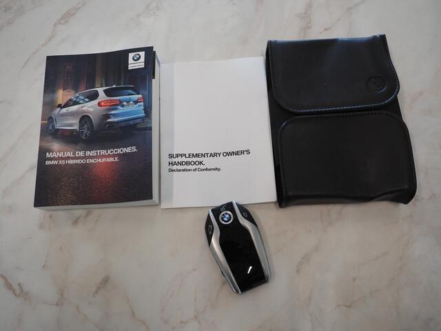 BMW X5 xDrive45e M-Sport Shadow | Panoramadak | Luchtvering | Trekhaak | Harman/Kardon | 360 | LaserLED