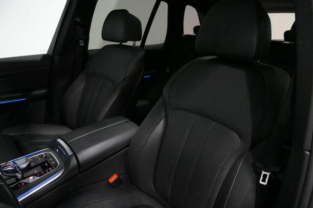 BMW X5 xDrive45e High Executive / M Sport / Panoramadak / Soft-close / Koplamp Laser / Elektr. verstelbare voorstoelen + memory / Luchtvering / Stoelverwarming voor + achter / Stoelventilatie / Head-Up Display / Apple Carplay - Andriod Auto / Ambiente verlichtin