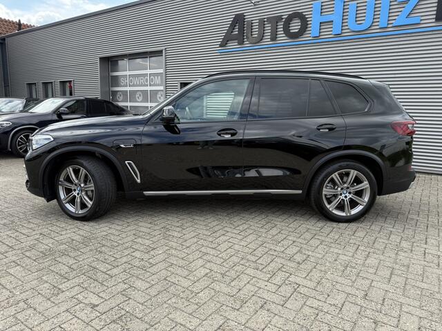BMW X5 xDrive45e High Executive xLine Panoramadak Laser Licht Comfortzetels 20 Inch Carplay Stuurwielverwarming Keyless Entry Head-Up Display