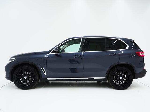 BMW X5 xDrive45e High Executive | Panoramadak | Luchtvering | Trekhaak | Head Up | Camera | Keyless