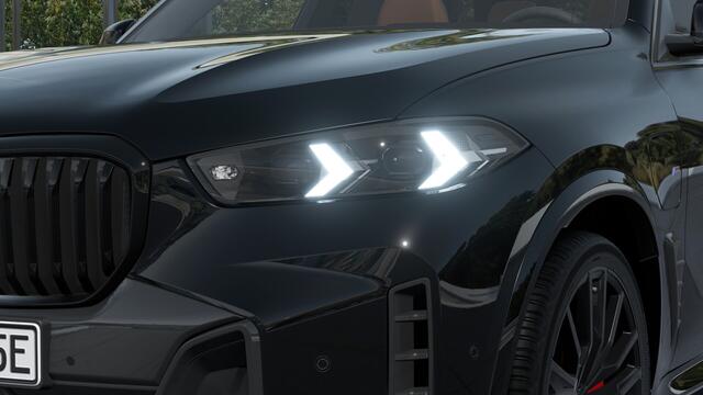 BMW X5 xDrive50e High Executive M Sport Automaat / Panoramadak / Trekhaak / Stoelventilatie / Soft-Close / Massagefunctie / Parking Assistant Professional / Adaptieve LED / Harman Kardon