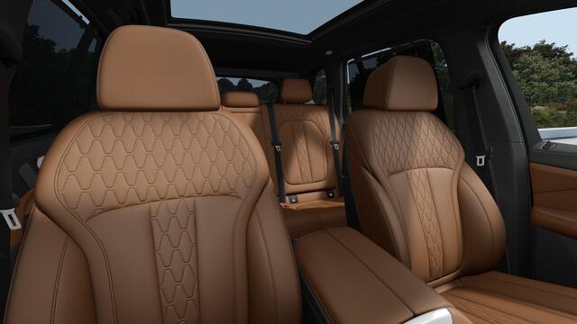 BMW X5 xDrive50e High Executive M Sport Automaat / Panoramadak / Trekhaak / Stoelventilatie / Soft-Close / Massagefunctie / Parking Assistant Professional / Adaptieve LED / Harman Kardon