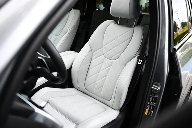 BMW X5 xDrive50e High Executive M Sport Automaat / Panoramadak / Trekhaak / Sportstoelen / Soft-Close / Parking Assistant Professional / Adaptief onderstel / Adaptieve LED / Harman Kardon