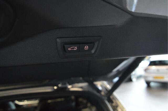 BMW X5 xDrive50e M-Sport pano head up Harman Kardon 22 inch !!