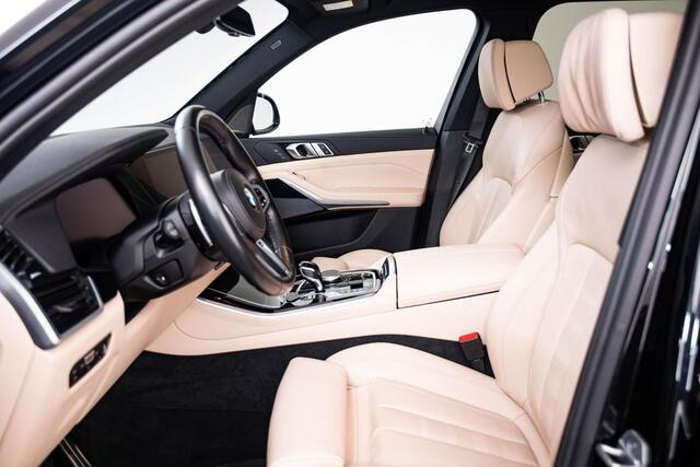 BMW X5 xDrive45e High Executive M Sport - Trekhaak - Panoramadak - Parking/Driving Assistant - Warmte Comfort Pack - Soft Close - Active Cruise Control - Head Up - Harman Kardon - Comfort Acces -