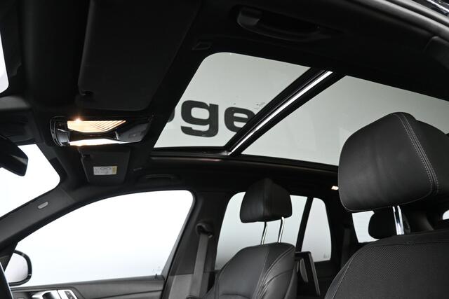 BMW X5 M50d High Executive M-pakket Harmon/Kardon Adaptief Head Up Panoramadak LED Laser light Inruil Mogelijk!