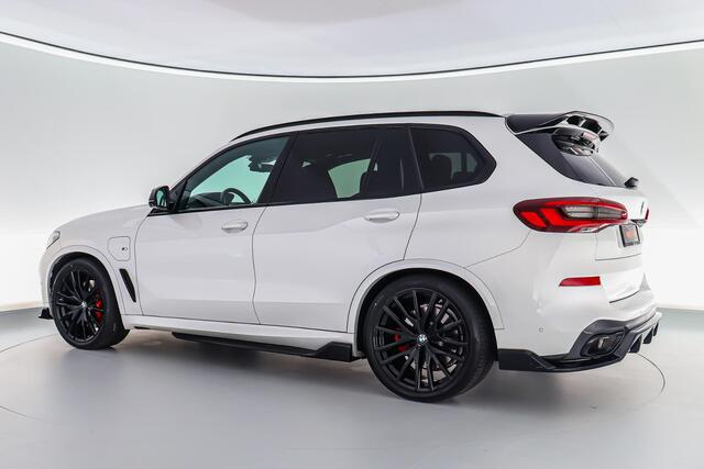 BMW X5 45e xDrive 394pk High Executive |splitterset|M-sportpakket|M-kuipstoelen|schuif/kantel|Harman&Kardon|massage|Laser LED|memory|360 camera|diamond pook|HUD|carbon interieur|Apple Carplay|22" lichtmetalen velgen|