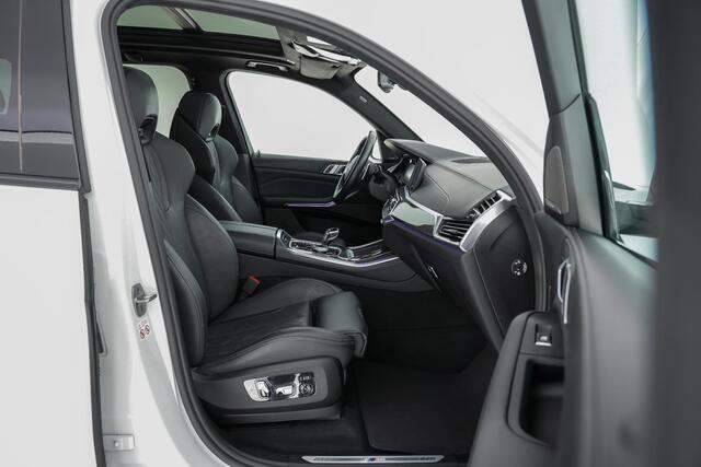 BMW X5 45e xDrive 394pk High Executive |splitterset|M-sportpakket|M-kuipstoelen|schuif/kantel|Harman&Kardon|massage|Laser LED|memory|360 camera|diamond pook|HUD|carbon interieur|Apple Carplay|22" lichtmetalen velgen|