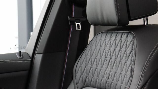 BMW X5 xDrive50e M-Sport Pro | Stoelventilatie | Head-up | Panoramadak | Soft-Close | Harman/Kardon | Trekhaak | Carbon