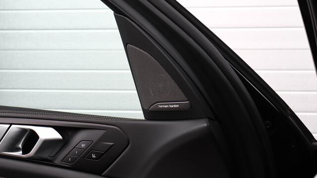 BMW X5 xDrive50e | Harman/Kardon | Panoramadak | Head-up | Trekhaak | Iconic Glow