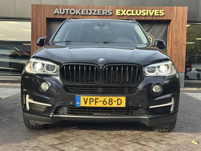 BMW X5 xDrive30d Panoramadak Cruise Clima Leer Stoelverw. 20''LM Trekhaak Grijskenteken