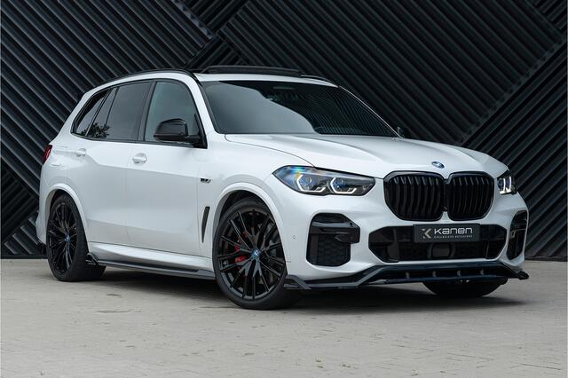 BMW X5 xDrive45e M-Sport ACC Skylounge Mstoelen Headup Achteras Laser Stoelvent Trekhaak