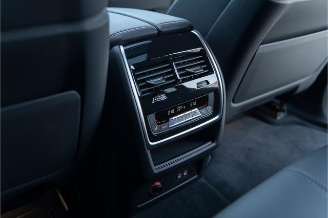 BMW X5 xDrive50e LCI M-Sport Pro ACC Skylounge M Seats Alcantara Hemel Massage Stoelvent. Achterasbestr. Softcl, Head Up 360 Kristal HarmanK Trekhaak