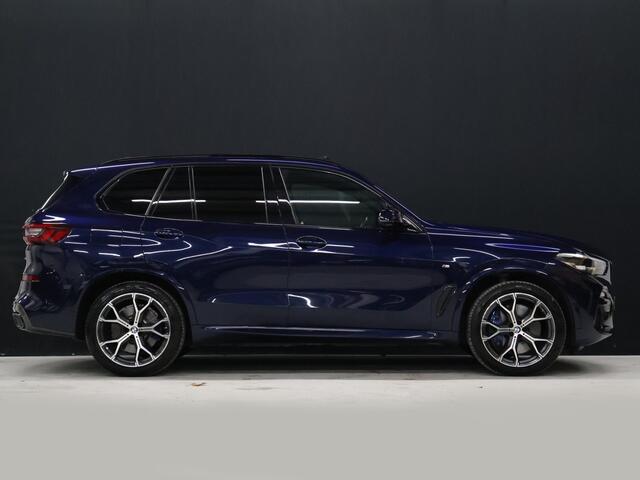 BMW X5 xDrive45e M Sport High Executive [SCHUIFKANTELDAK, HARMAN/KARDON, APPLE CARPLAY, ANDROID, MEMORY SEATS, STOELMASSAGE, 360 CAMERA, STUURVERWARMING, HEAD-UP, ADAPTIVE CRUISE, STOELVENTILATIE, STOELVERWARMING, NIEUWSTAAT]