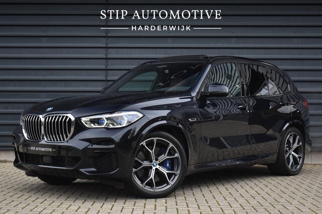 BMW X5 xDrive45e High Executive M Sport | Panoramadak | Laser | ACC | Trekhaak | 21'' Wielen | Luchtvering |