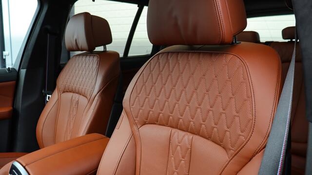 BMW X5 xDrive50e M-Sport Pro 'Citrinschwarz' | Bowers & Wilkins | Sky Lounge | Massage | Soft-Close | Head-up | Trekhaak