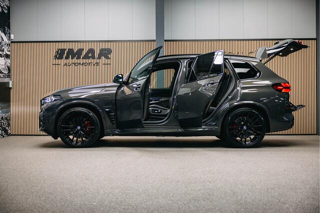 BMW X5 xDrive50e | Luxe stoelen | Luchtvering | Dravit Grau | Trekhaak | Stuur en stoelverwarming | Harman/Kardon |