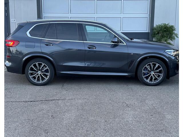 BMW X5 xDrive45e Executive M-PAKKET/HUD/LEER/TREKHAAK/LUCHTVERING/