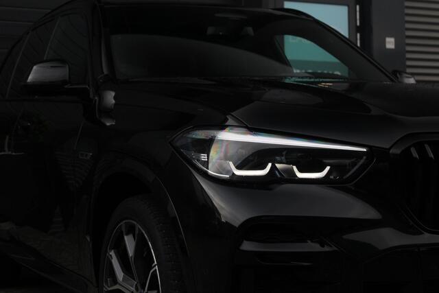 BMW X5 xDrive45e M-sport | Sky lounge | Panoramadak| Adaptieve Cruise | Achteras besturing | Stoelkoeling | 360 Camera