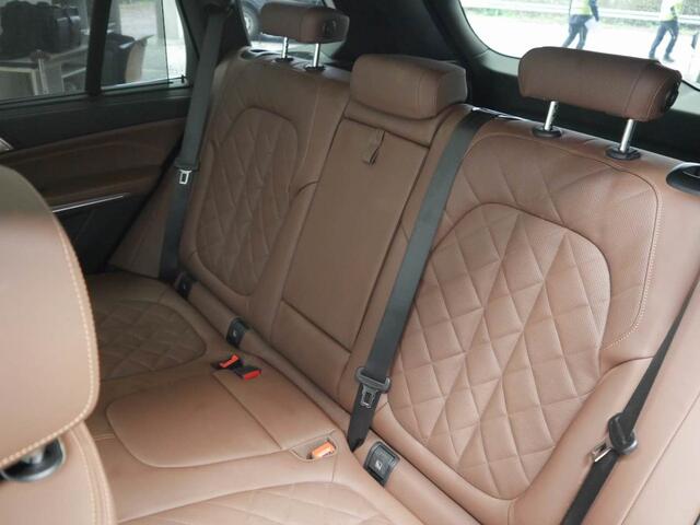 BMW X5 xDrive50e M-Sport | Panorama | Driving Assistant Professional | Harman Kardon | Trekhaak | Comfortzetels