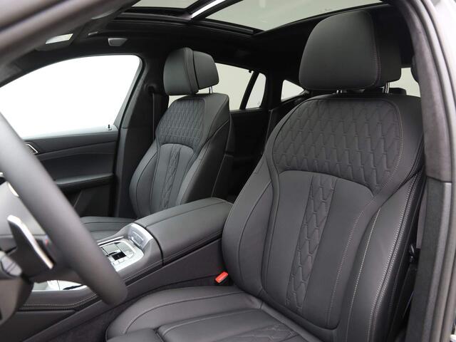 BMW X6 M60i xDrive Active Steering / Comfortzetels / Panoramadak / Bowers & Wilkens / Trekhaak