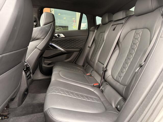 BMW X6 M Competition | BTW | Pano | Softclose | 360 Camera | Harman Kardon | Leder | Elect Trekhaak | Stoel Ventilatie