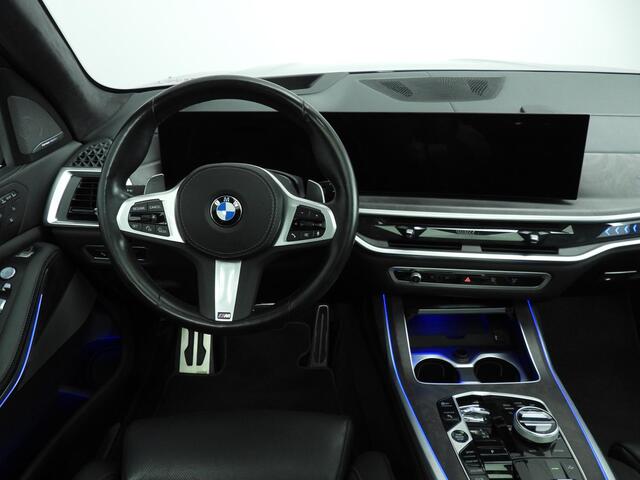 BMW X7 xDrive40i | M-Sportpakket | LED | Leder | HUD | Schuifdak | trekhaak | Active cruise | DAB | Harman-kardon sound | Alu 22 inch