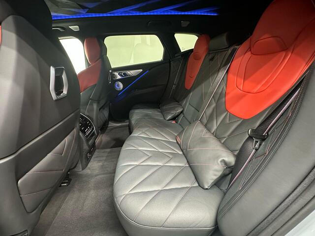 BMW XM PHEV Label Red 30 kWh