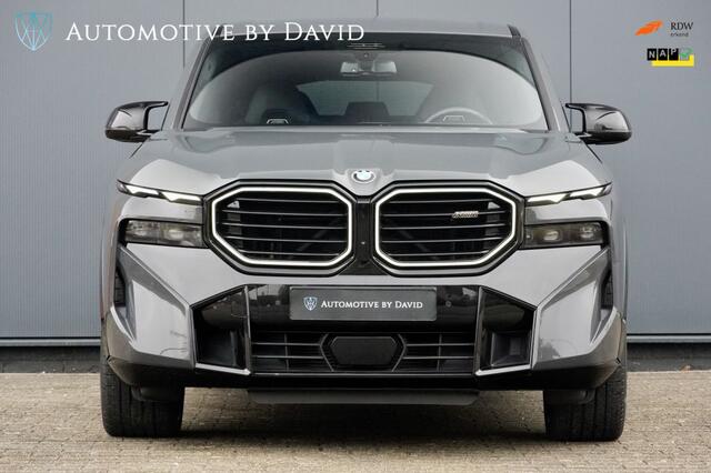 BMW XM PHEV 4.4 V8 653 pk 30 kWh / NIEUWSTAAT / FULL OPTIONS / BOWERS WILKINS DIAMOND SURROUND / TREKHAAK / M DRIVERS PACKAGE 270 km Vmax / BMW SERVICE INCLUSIVE