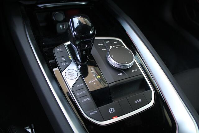 BMW Z4 Roadster sDrive30i High Executive M Sport Automaat / Achteruitrijcamera / M Sportstoelen / Comfort Access / Adaptieve LED / Active Cruise Control / M Adaptief onderstel / Head-Up / Stuurverwarming