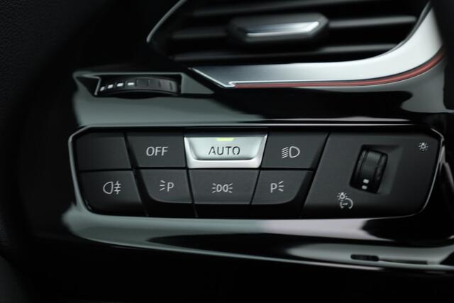 BMW Z4 Roadster sDrive20i Sport Line | Stoelverw. | Leder | Apple CarPlay | Camera | Navi |