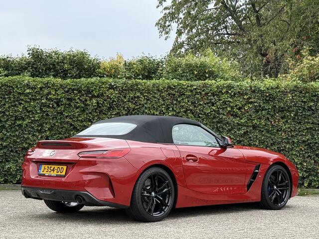 BMW Z4 Roadster sDrive30i M-Sport | High Exe | 19" | HiFi | Stoelverw. | Sensatec Dash | Ambiance | PDC