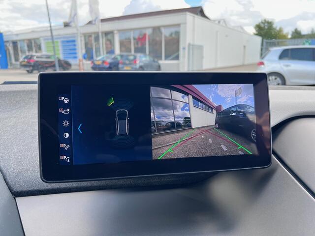 BMW i3 Executive 94Ah 33 kWh Schuifdak/ Adaptive/ Trekhaak/ W.pomp