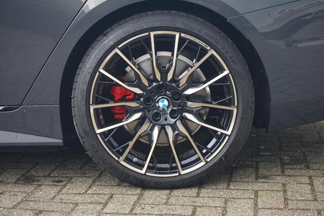 BMW i4 eDrive35 M Sportpakket Pro 20'' / Glazen schuif-/kanteldak / Harman Kardon / Stuurwielrand verwarmd