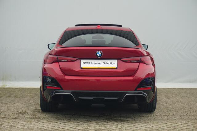 BMW i4 eDrive35 M sportpakket Pro Schuif-/kanteldak / Comfort Access / Active Cruise Control / Stuur-stoelverwarming