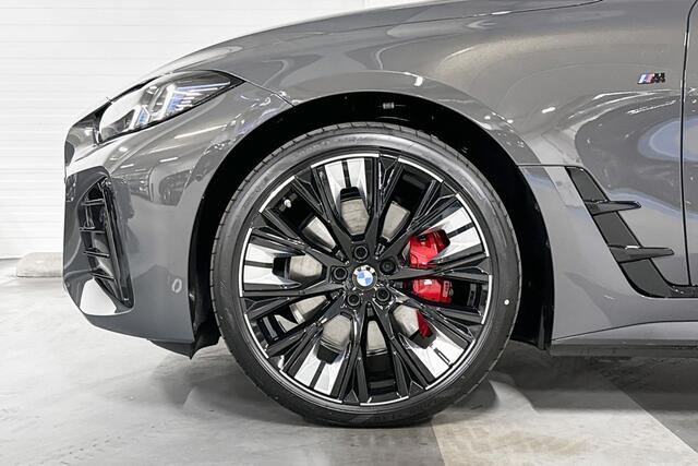 BMW i4 eDrive35 | M-Sport Pro | Comfort Pack | Active Cruise Control | Hifi System | Schuif-/kanteldak | Comfort Access | Trekhaak