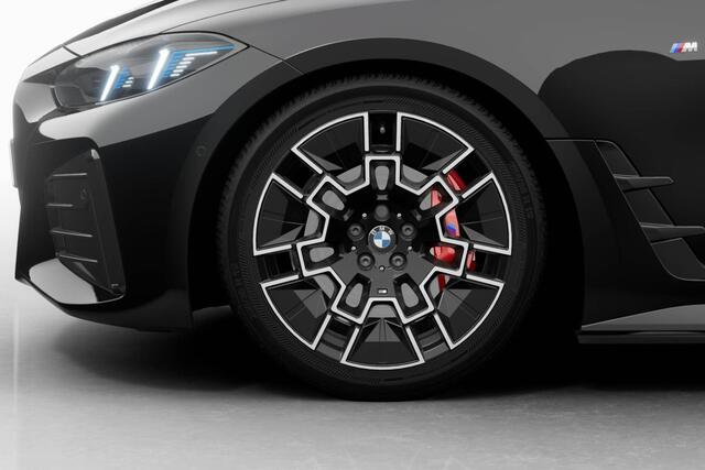 BMW i4 eDrive35 M Sport Edition | M Sport Pro | Comfort Pack | Elektrisch bedienbaar schuif-/kanteldak