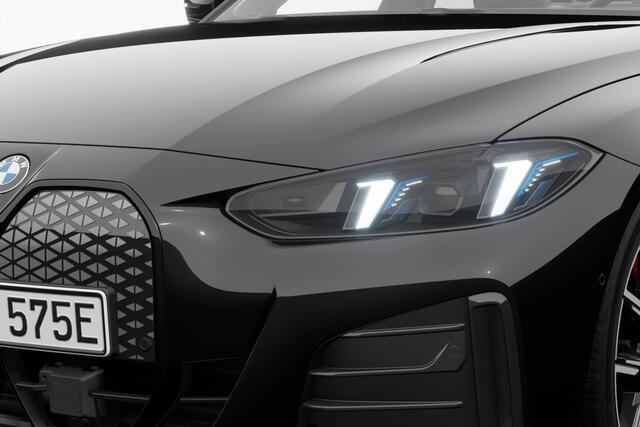 BMW i4 eDrive35 M Sport Edition | M Sport Pro | Comfort Pack | Active Cruise Control | Elektrisch bediend glazen schuif-/kanteldak