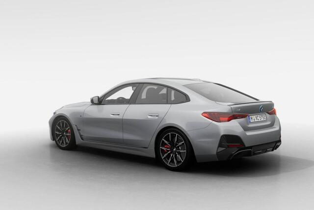 BMW i4 eDrive35 M Sport Edition | M Sport Pro | Active Cruise Control | Elektrisch bediend glazen schuif-/kanteldak