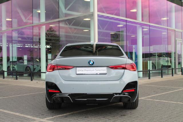 BMW i4 eDrive35 Gran Coupé M Sport / Achteruitrijcamera / Adaptieve LED / Active Cruise Control / Comfort Access / Stoelverwarming / Live Cockpit Plus