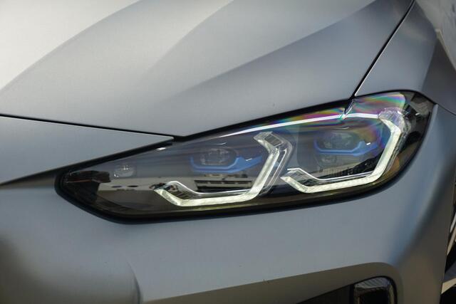 BMW i4 M50 High Executive | M Carbon Pakket / Schuif-kanteldak / Memory stoelen / BMW Laserlight / Harman Kardon / M Sportstoelen