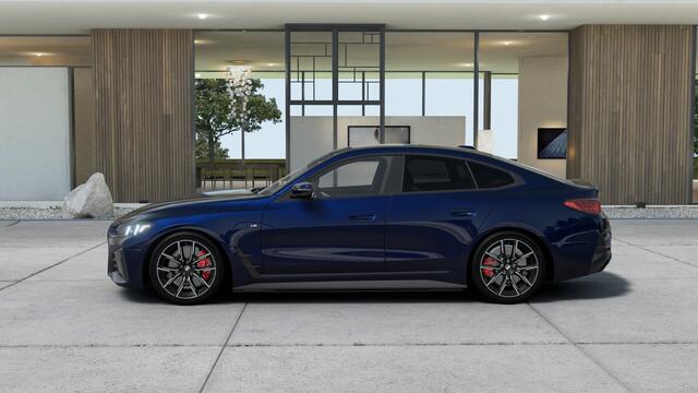 BMW i4 eDrive35 M Sport / Schuif-kanteldak / Achteruitrijcamera / Active Cruise Control / Comfort Access / Adaptieve LED / Stuurverwarming /